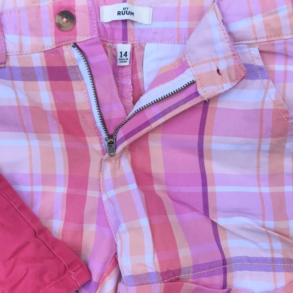 Shorts - Picture 3 of 4